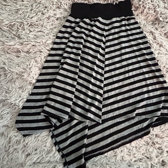 Women's black & grey Skirt, Size Small - Picture 3 of 9